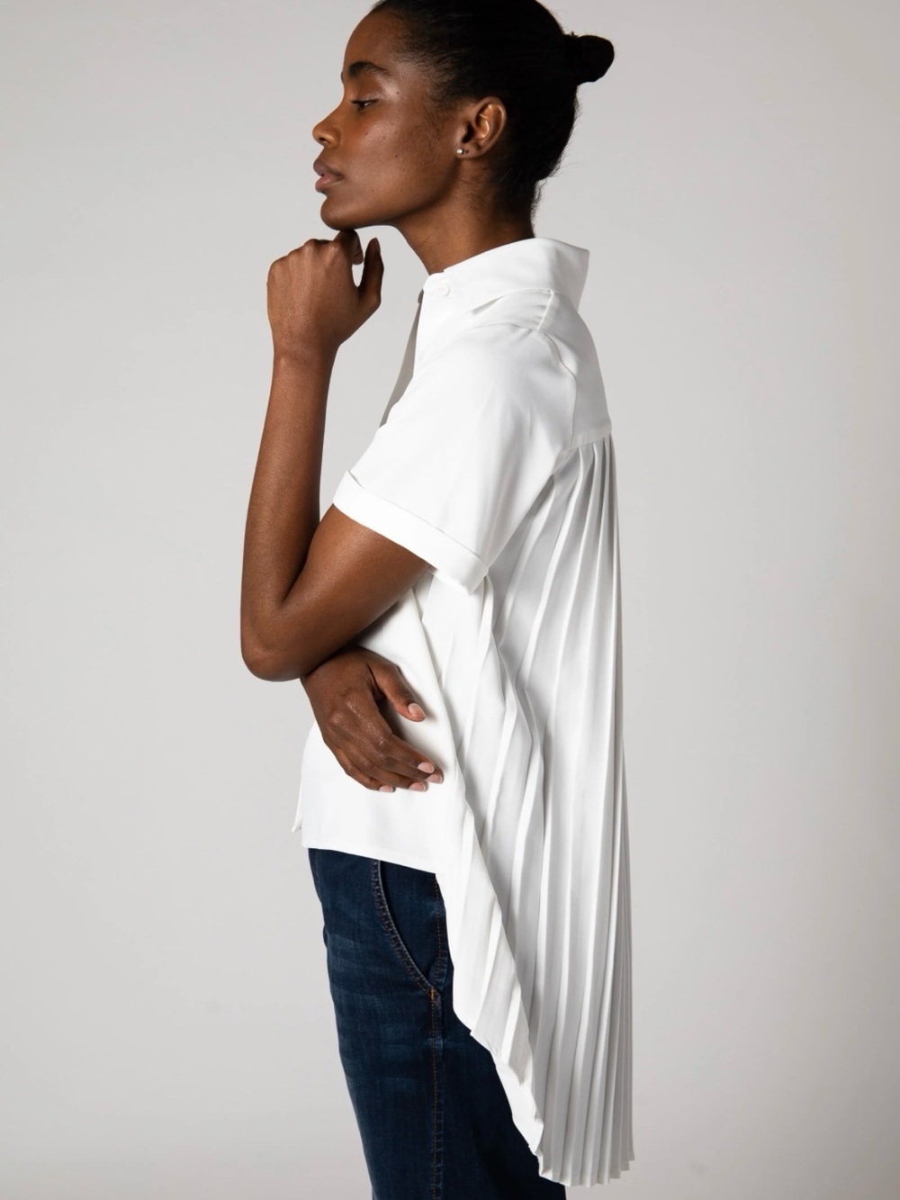 Ruti “Look in the Back” Short-Sleeve Blouse with Pleated Back